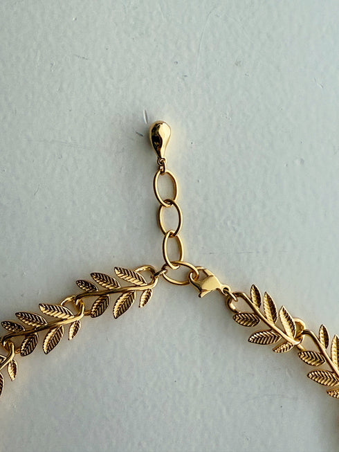 leaf choker